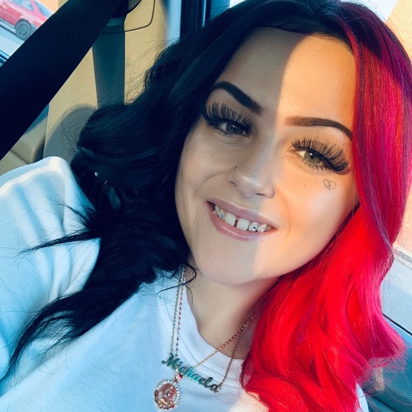 Meet your Posher, Michaela - Picture 1 of 1